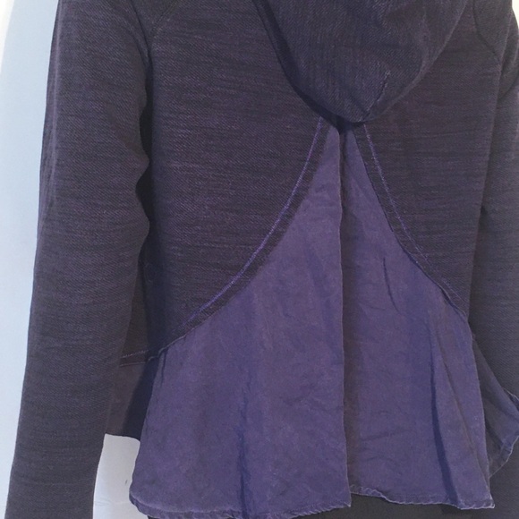 Lululemon Pull Me Over Hoodie - Picture 8 of 15